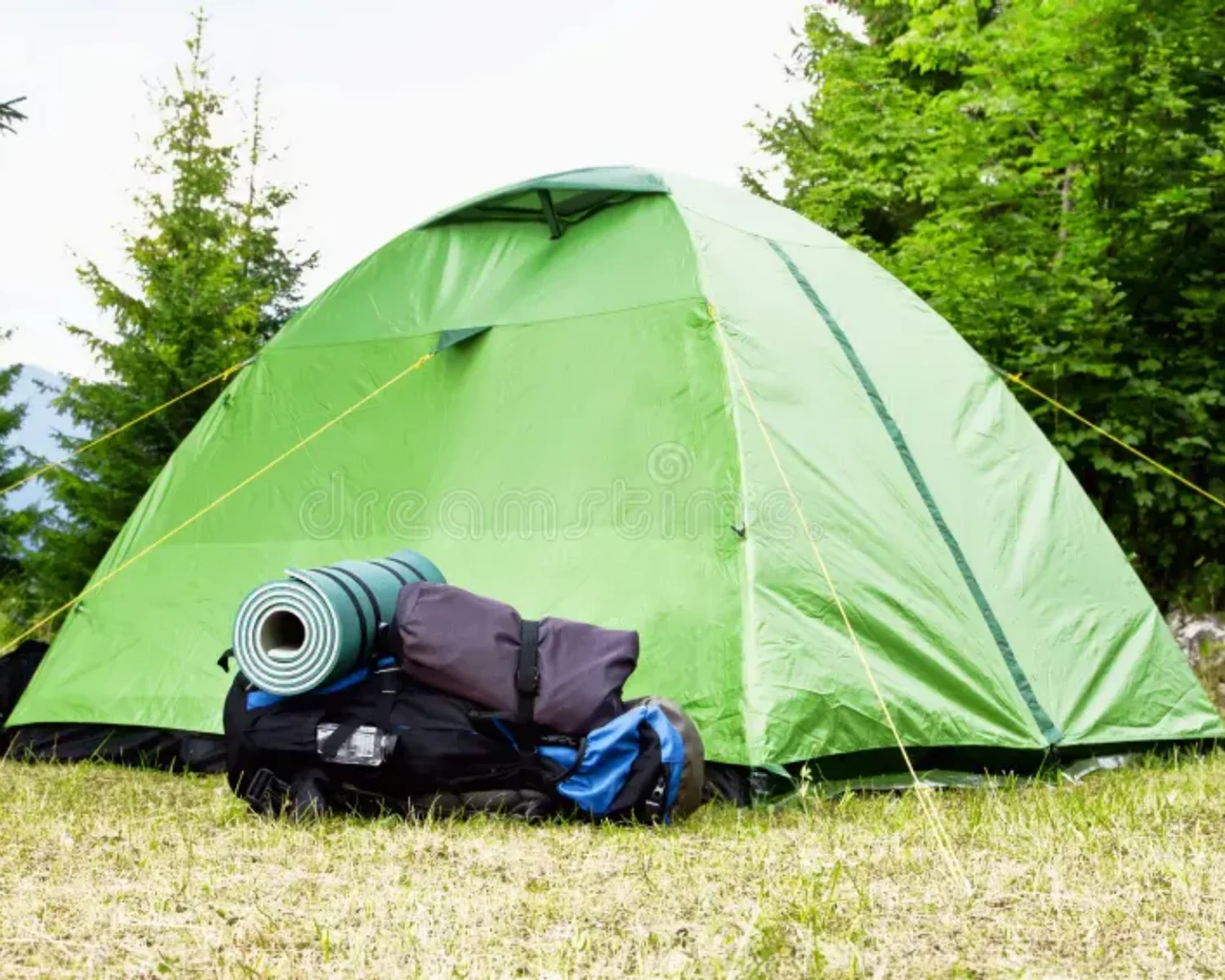 Dúvidas na hora de escolher a barraca de camping ideal para você? Aprenda a analisar tamanho, peso e resistência de forma simples para garantir um pernoite tranquilo na natureza. A gente preparou um pequeno guia com dicas importantes para te ajudar nessa escolha.