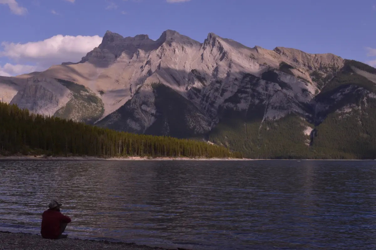 Lake Minnewanka Trail