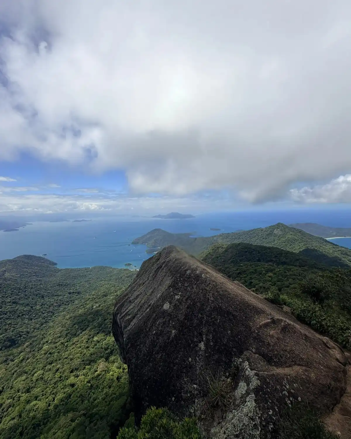Trilha Pico do Papagaio