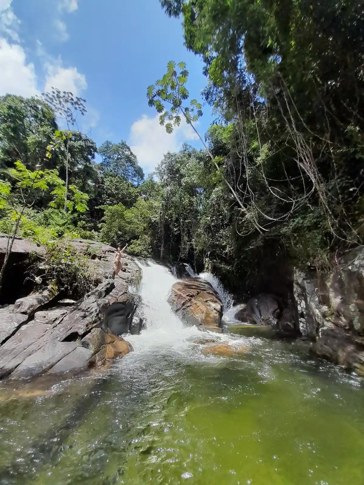 Trilha da Cachoeira da Lage