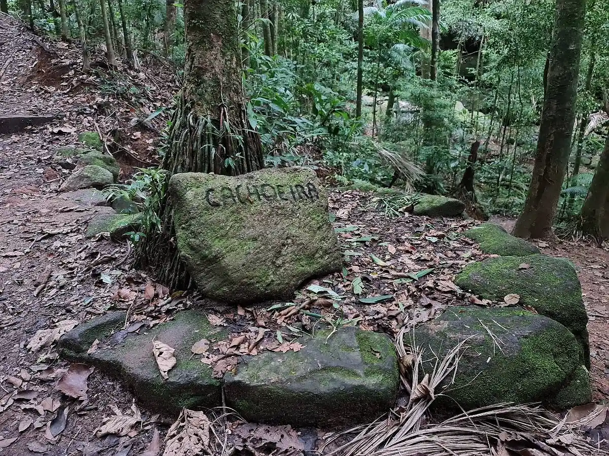 Trilha Cachoeira das Almas