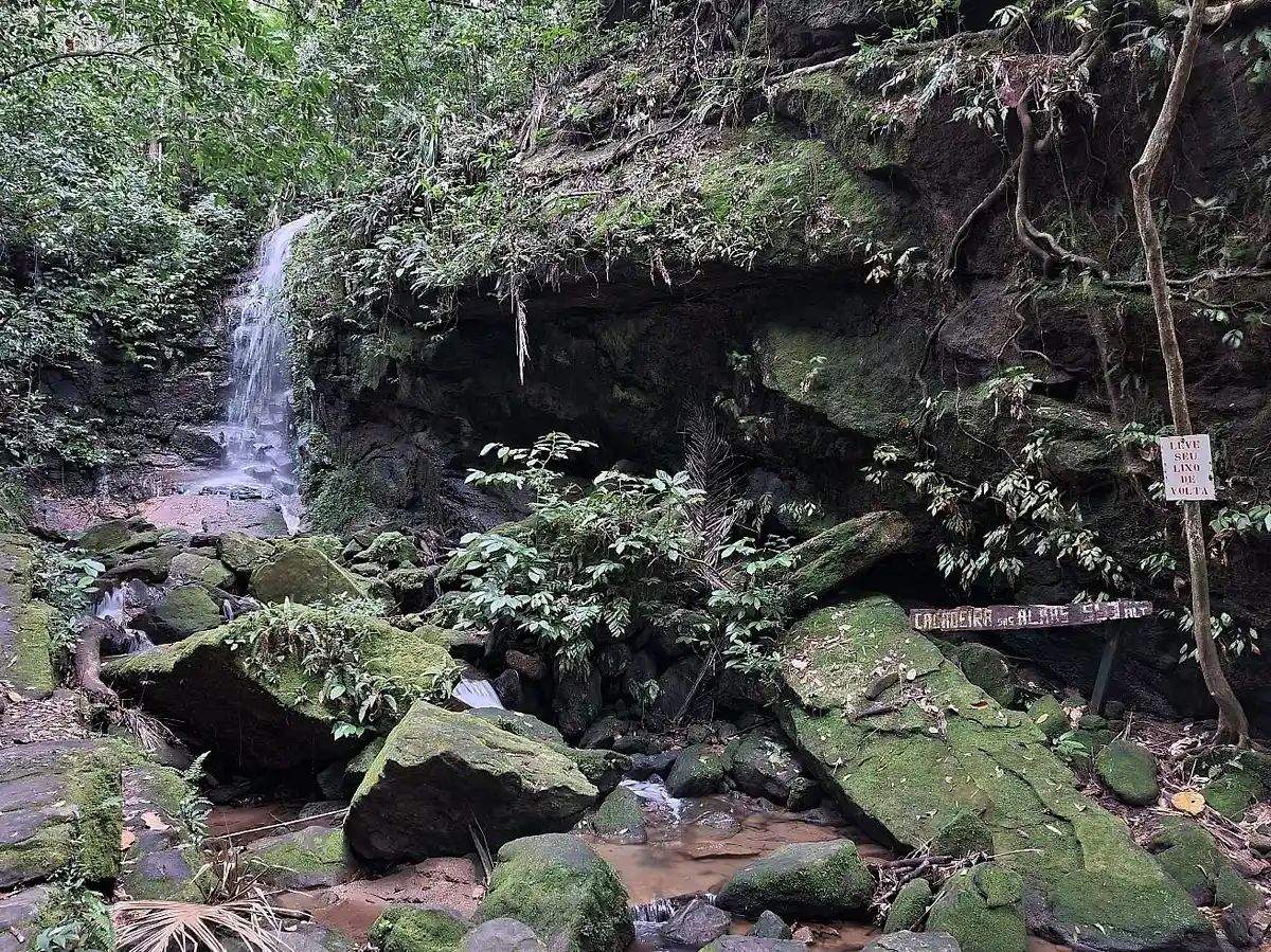 Trilha Cachoeira das Almas
