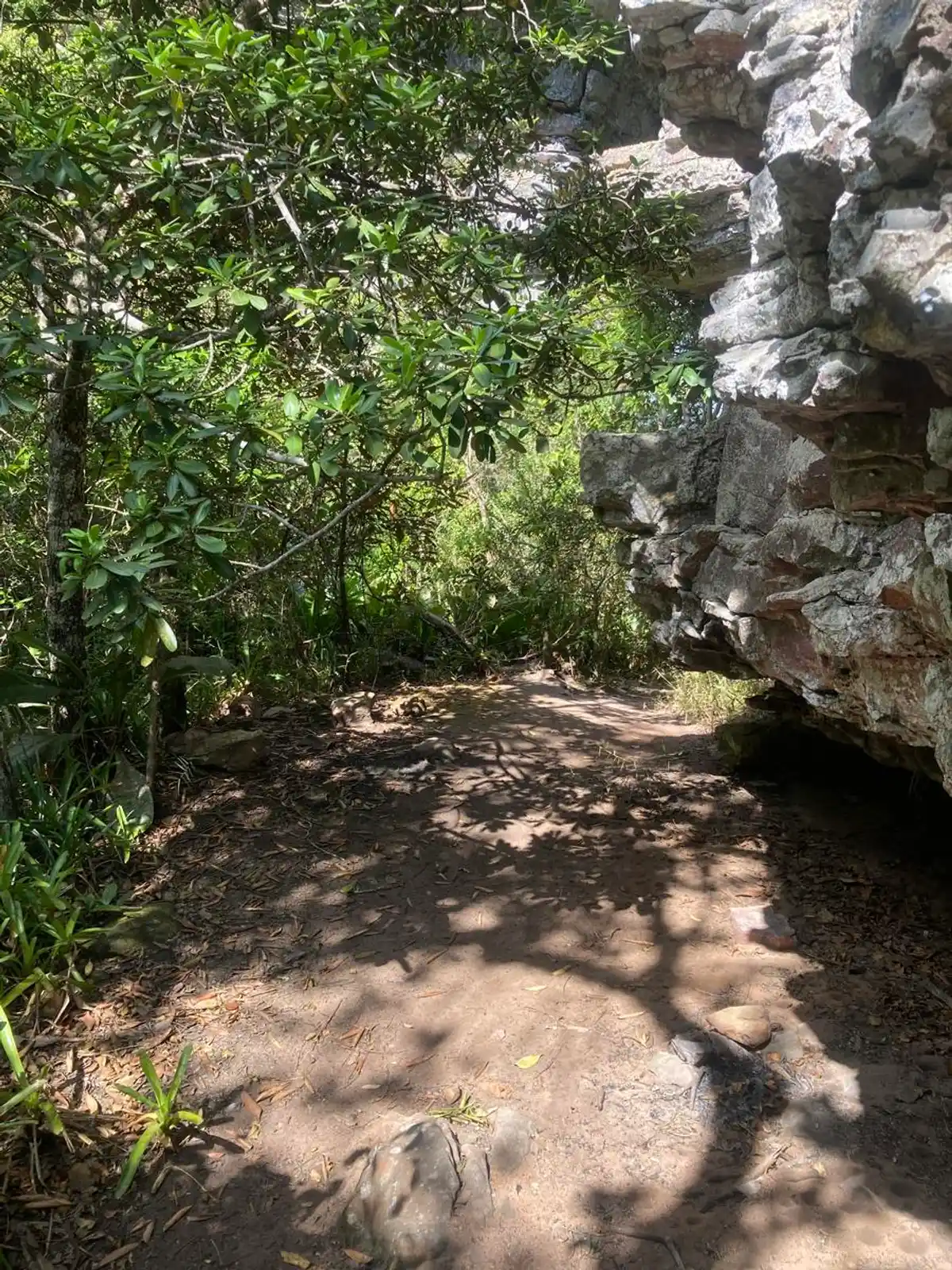 Travessia da Cachoeira da Fumaça por Baixo