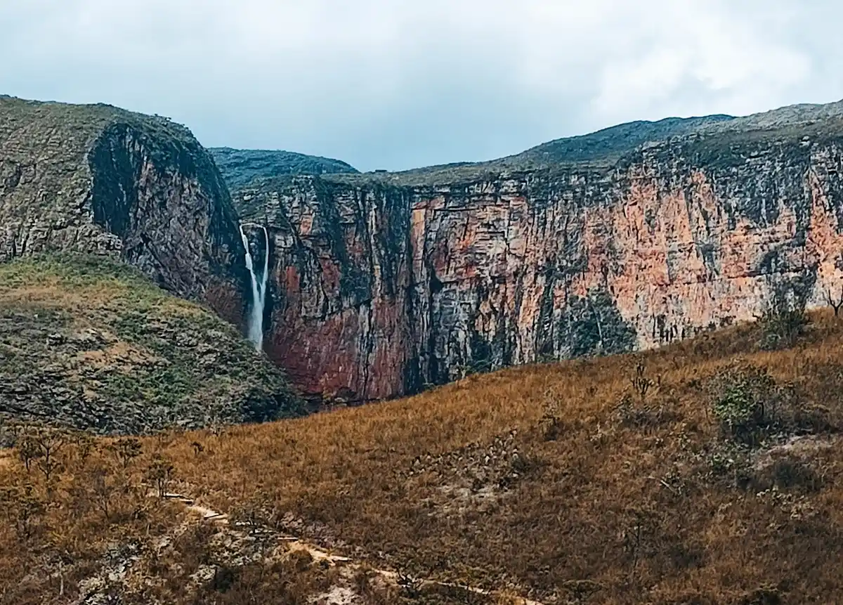 Cachoeira do Tabuleiro - Por Baixo